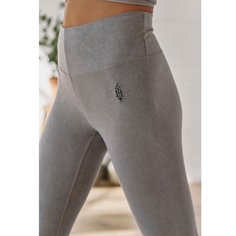 FP Movement Women's Go To Smooth Straight Leg Pants Sz Xs/S NWT - Picture 3 of 6